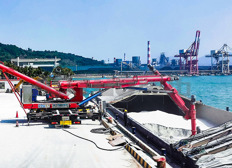 800-5000 DWT 150-500 t/h járműre szerelhető csavaros hajó kirakodó